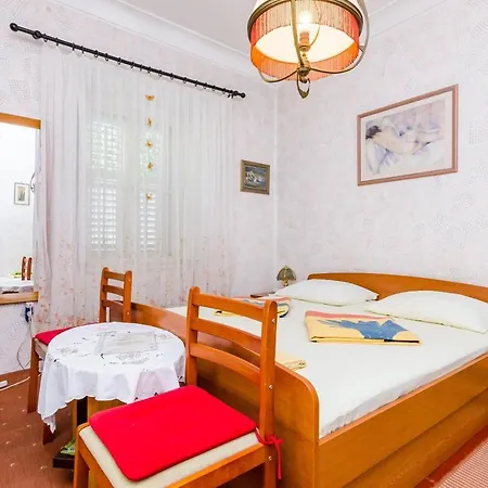 Ivana - Triple With Shared Bathroom Dubrovnik