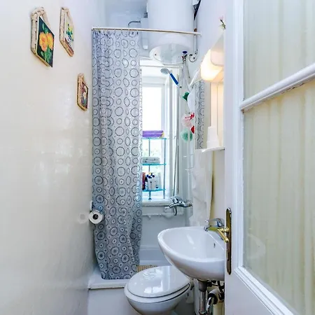 Ivana - Triple With Shared Bathroom *